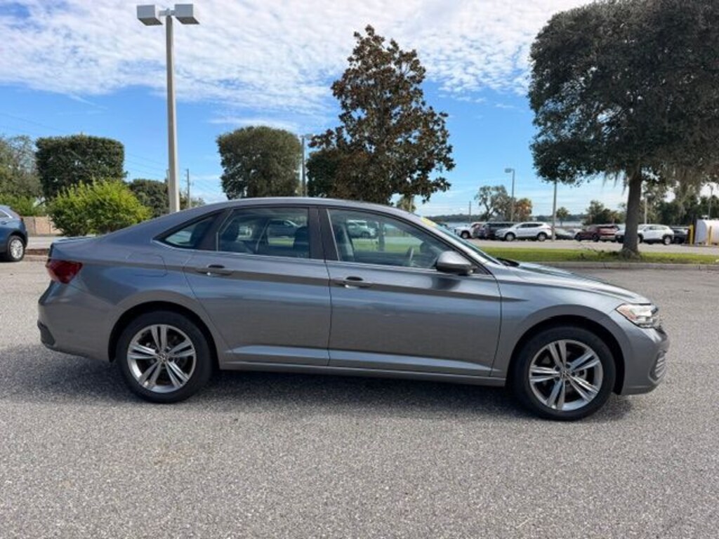 Used 2022 Volkswagen Jetta 1.5T SE Sedan