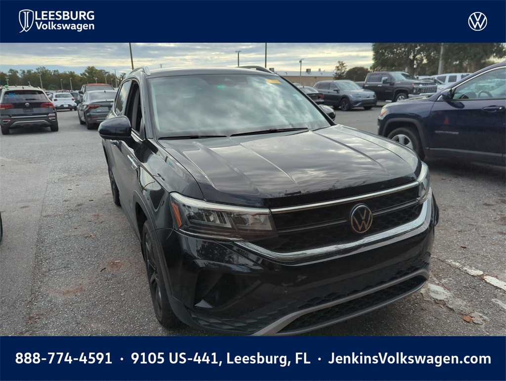 2022 Volkswagen Taos SE's photo