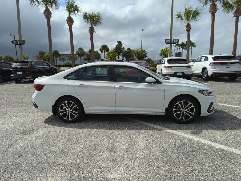 2026 Volkswagen Jetta Sport - Photo 3