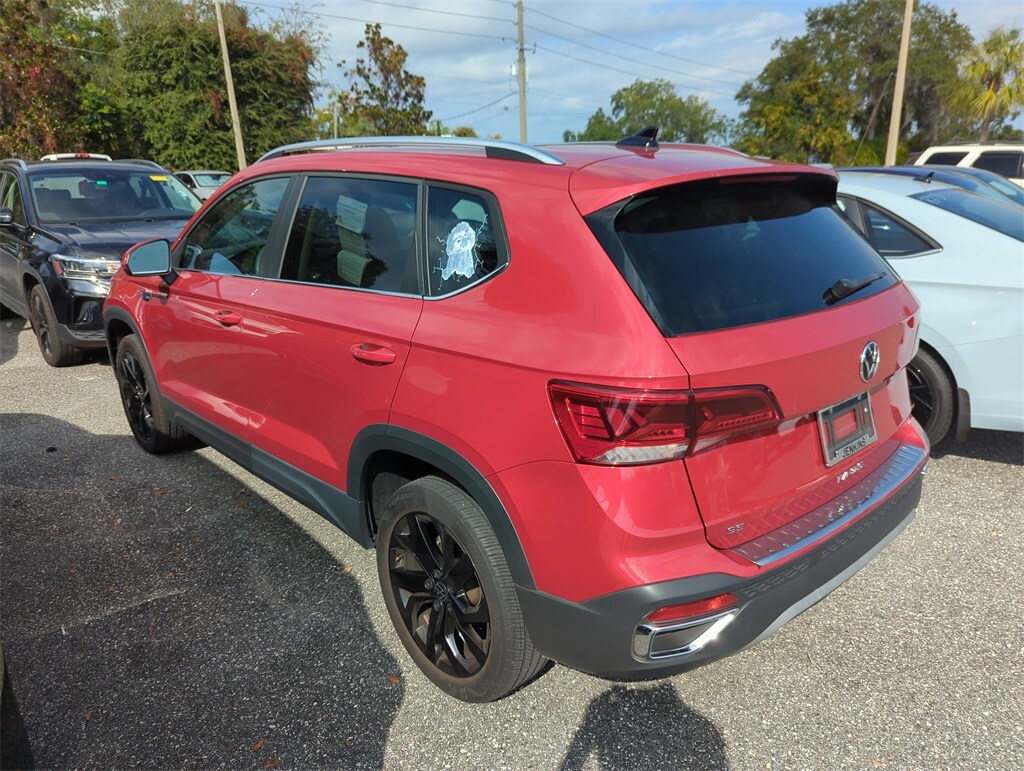 2022 Volkswagen Taos SE photo 3