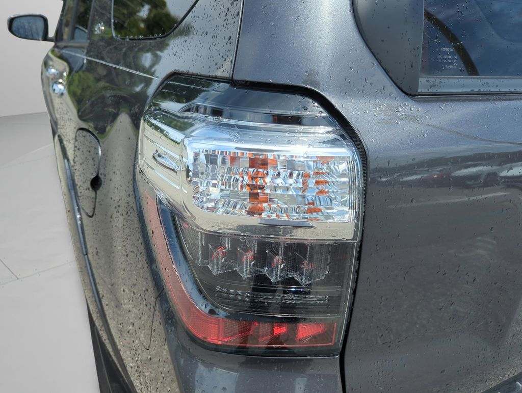 2020 Toyota 4Runner SR5 - Photo 44