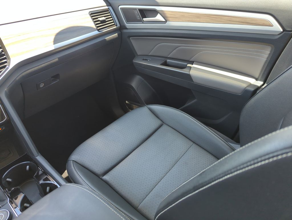 2022 Volkswagen Atlas SEL - Photo 29