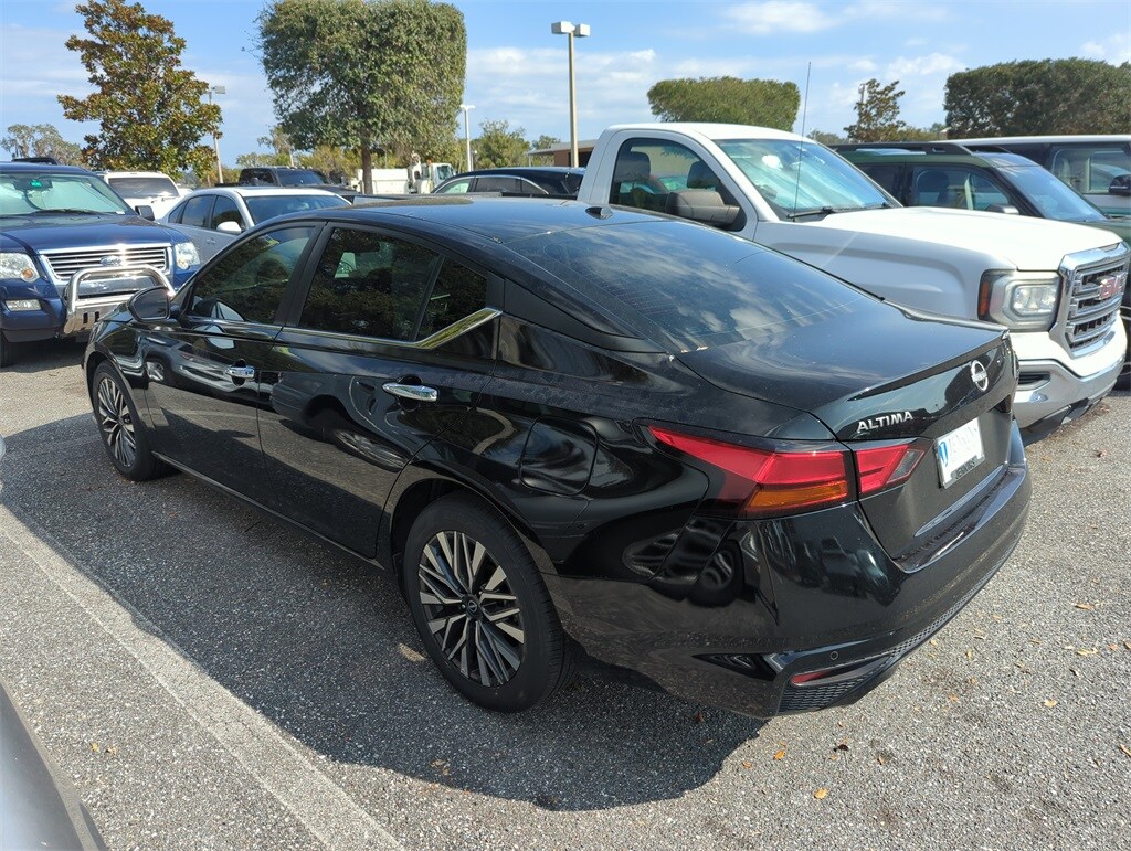 2023 Nissan Altima 2.5 SV photo 2