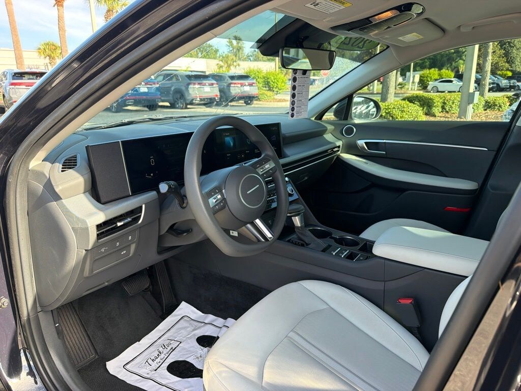 Used 2025 Hyundai Sonata SE Sedan