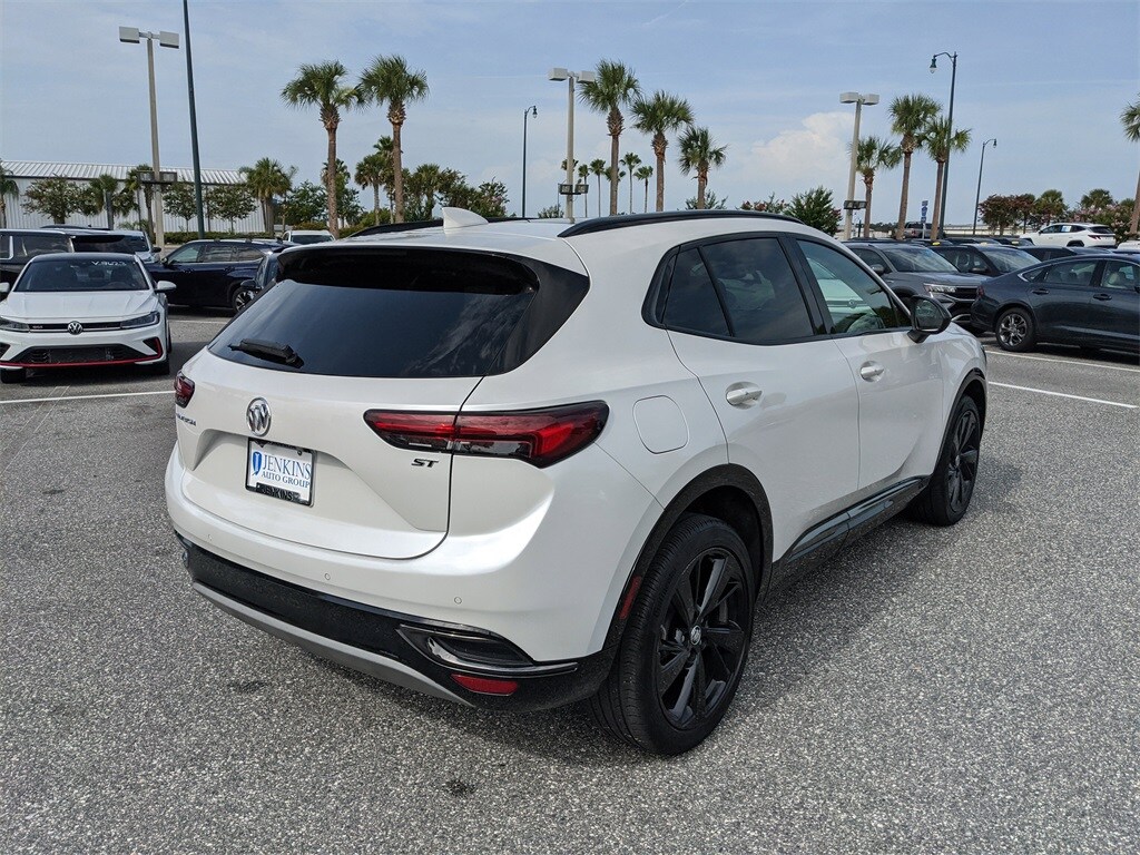 2023 Buick Envision Essence photo 2