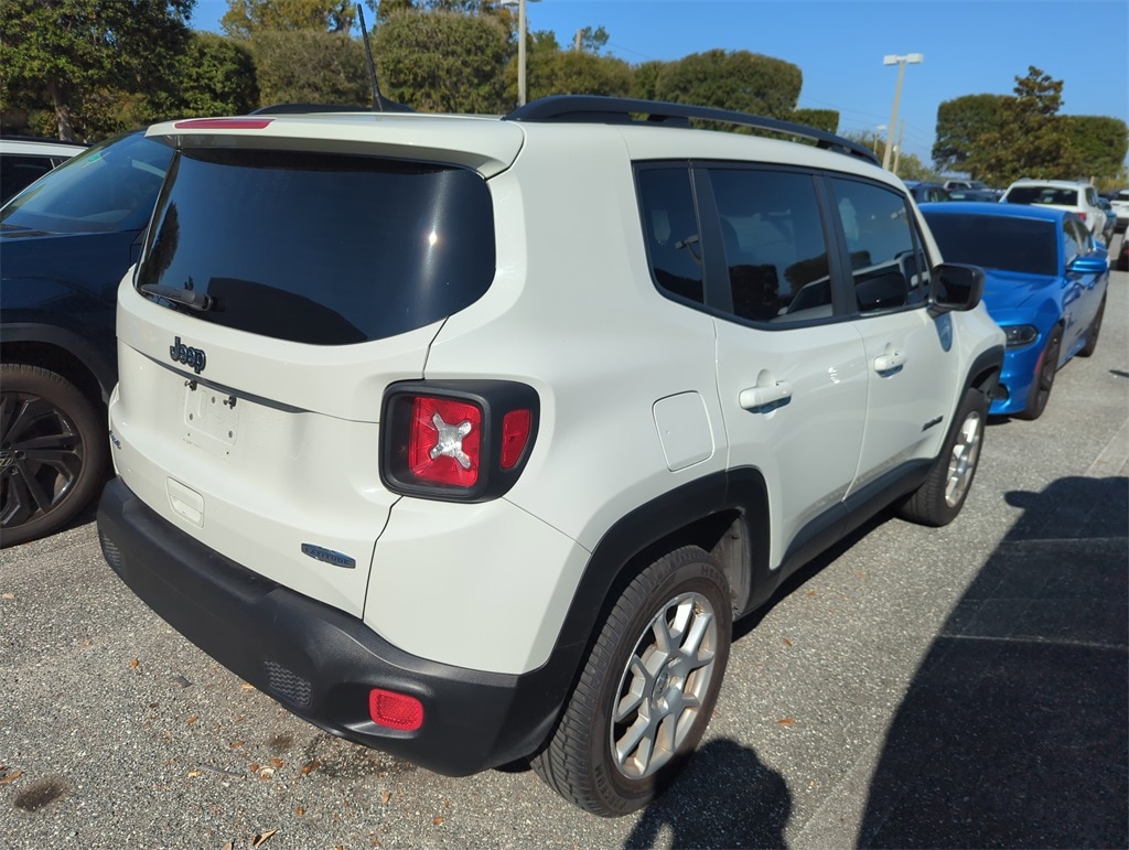 Used 2022 Jeep Renegade Latitude SUV