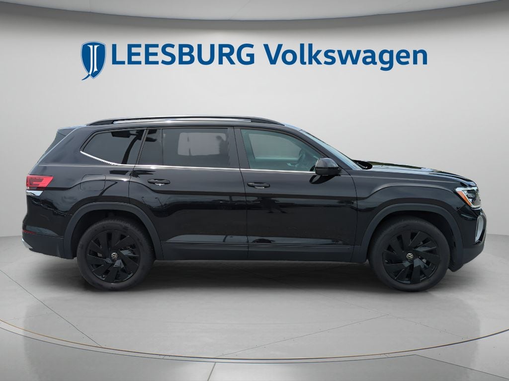 2025 Volkswagen Atlas SE w/Tech - Photo 3