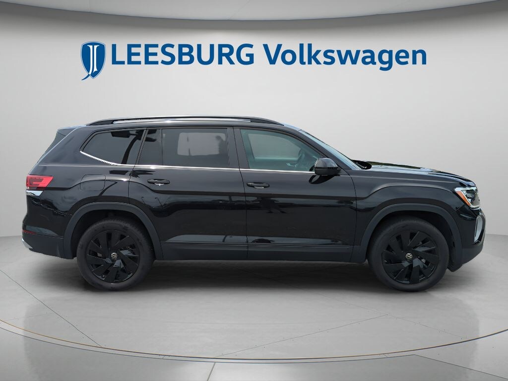 Certified 2025 Volkswagen Atlas 2.0T SE w/Technology SUV