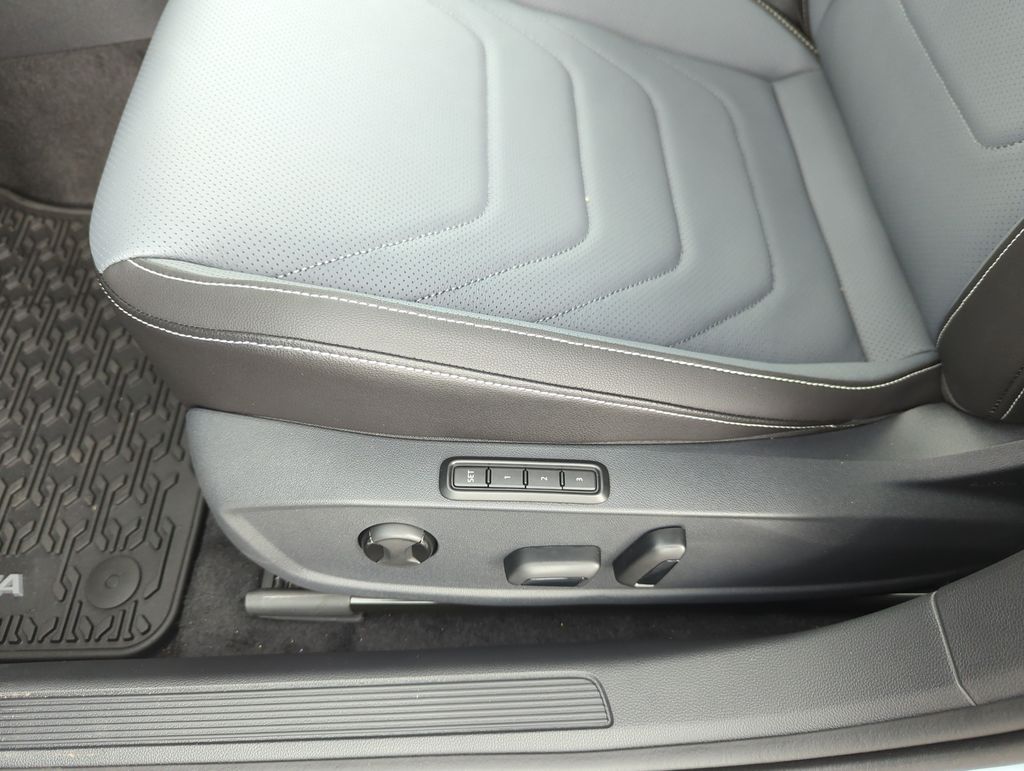 2026 Volkswagen Jetta SEL - Photo 29