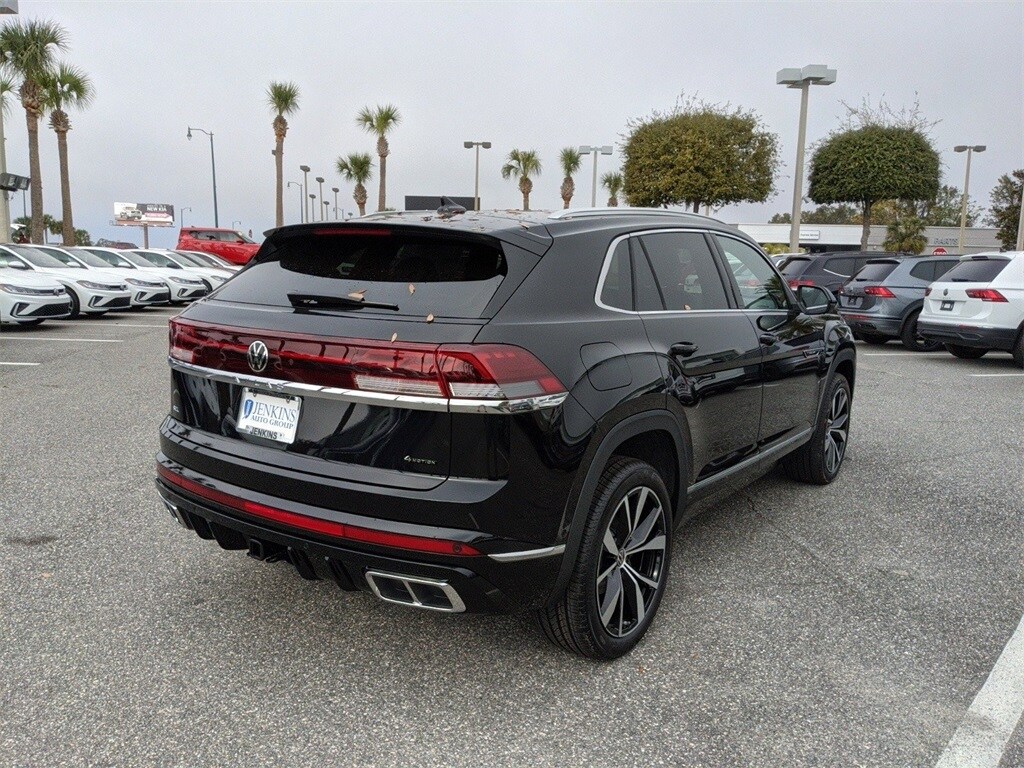 2025 Volkswagen Atlas Cross Sport SEL Premium R-Line photo 4