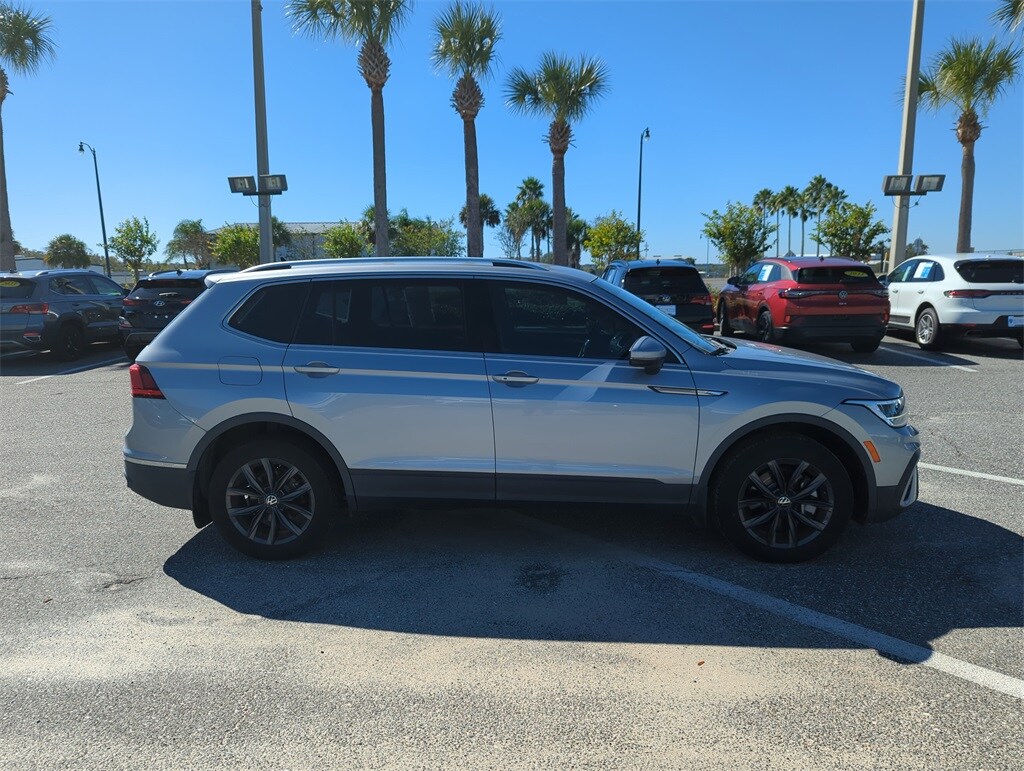 2022 Volkswagen Tiguan SE photo 2