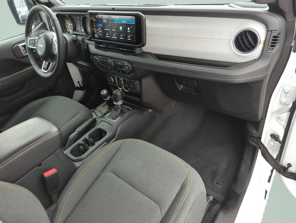 2025 Jeep Wrangler 4-Door Sahara - Photo 18