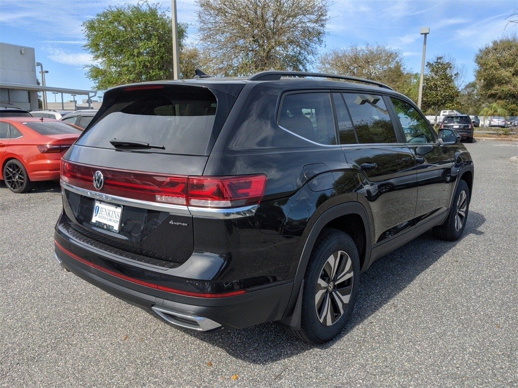 2025 Volkswagen Atlas SE photo 3