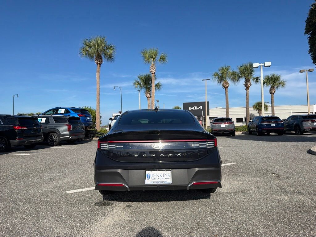 Used 2025 Hyundai Sonata SE Sedan