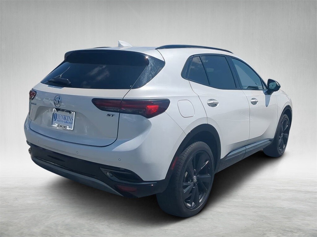 2023 Buick Envision Essence photo 3