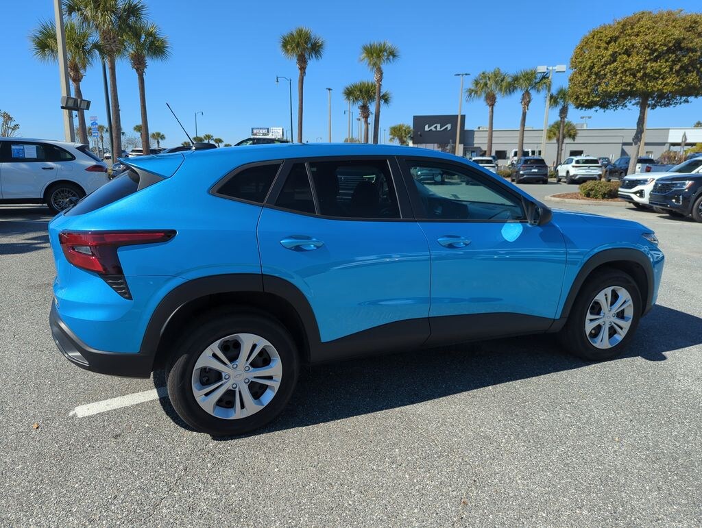 Used 2025 Chevrolet Trax LS SUV