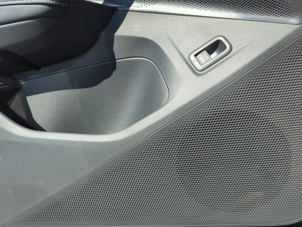 2026 Volkswagen Tiguan SE R-LINE BLACK - Photo 29
