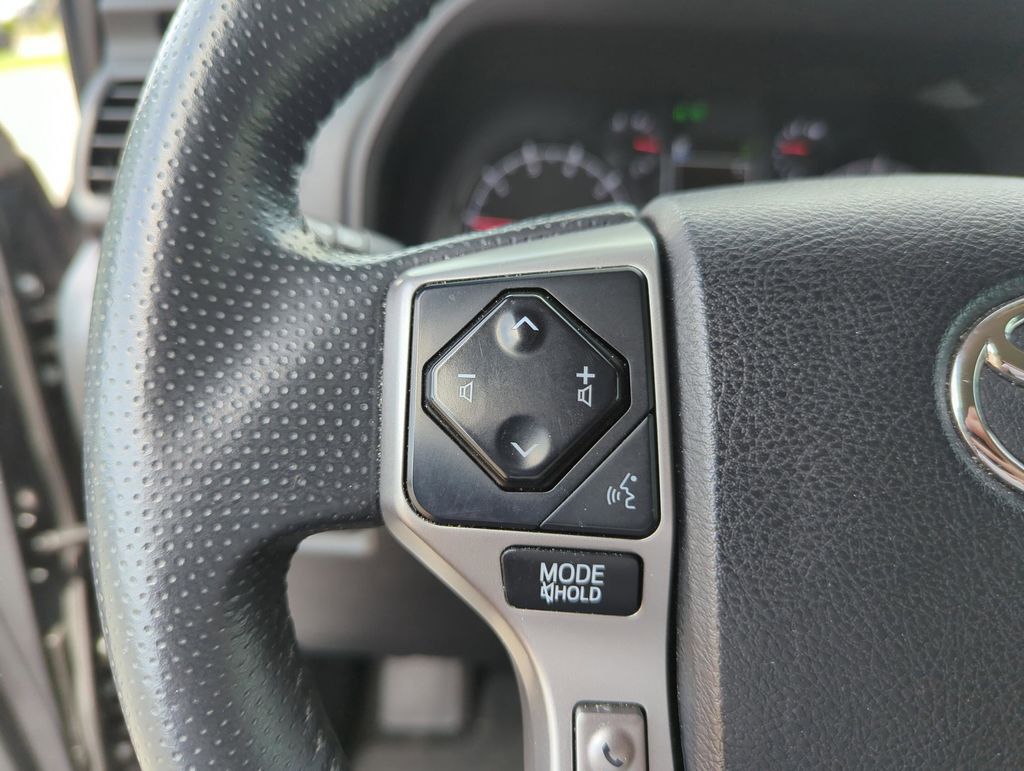 2020 Toyota 4Runner SR5 - Photo 35