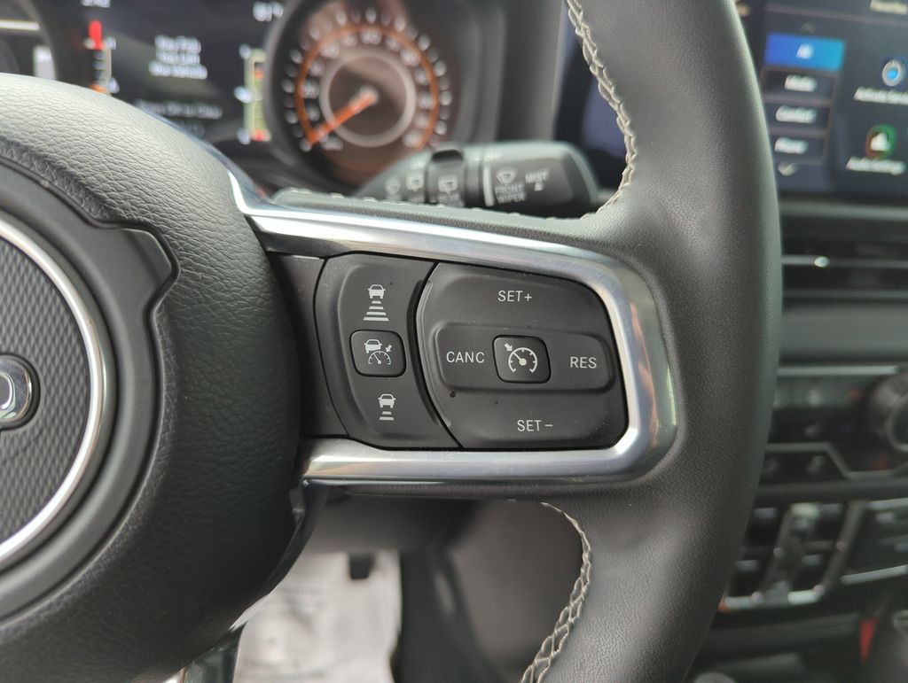 2025 Jeep Wrangler 4-Door Sahara - Photo 38