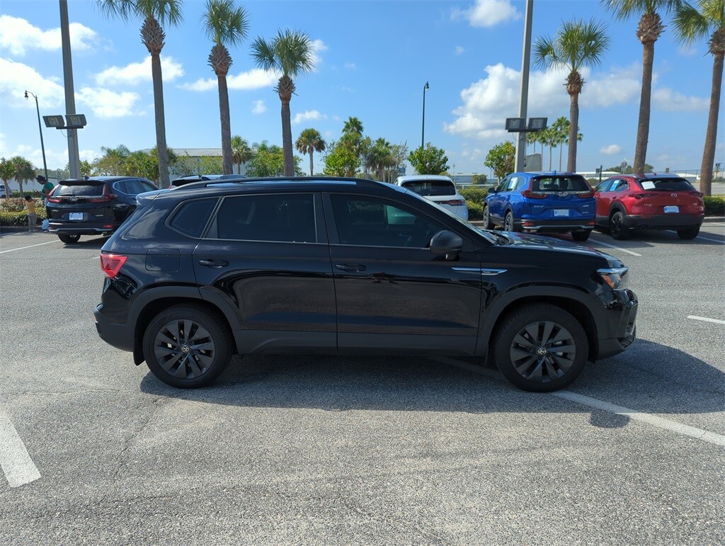2023 Volkswagen Taos S photo 2