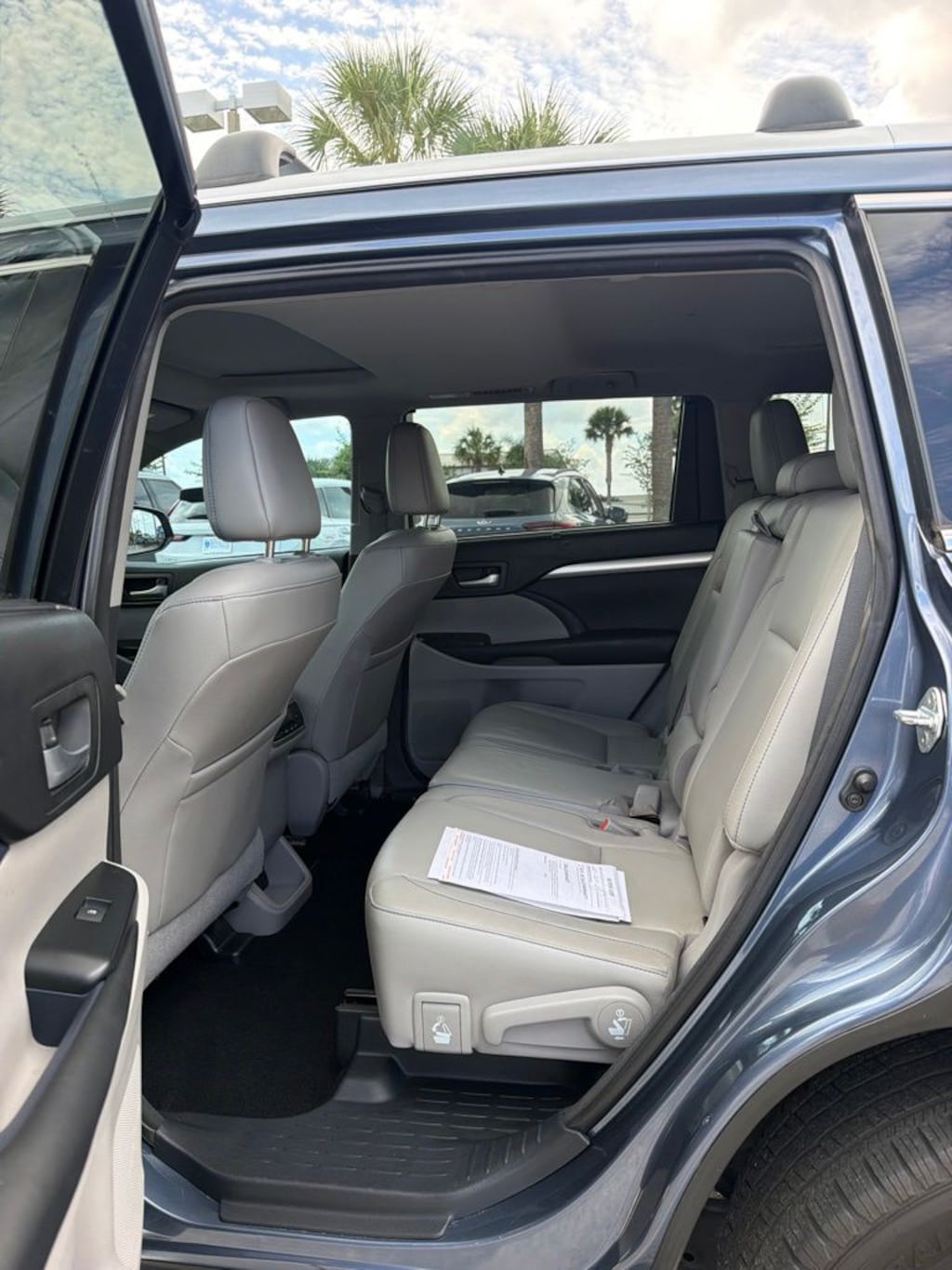 Used 2017 Toyota Highlander XLE SUV