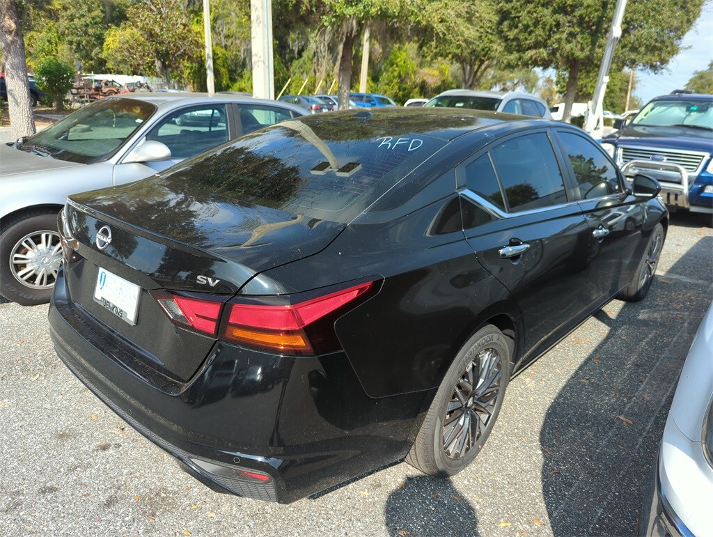 2023 Nissan Altima 2.5 SV photo 2