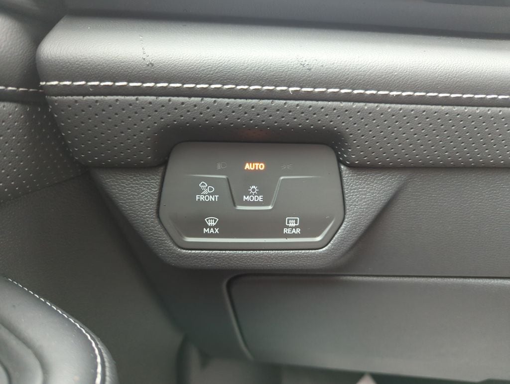 2024 Volkswagen Atlas Cross Sport SE w/Tech - Photo 41