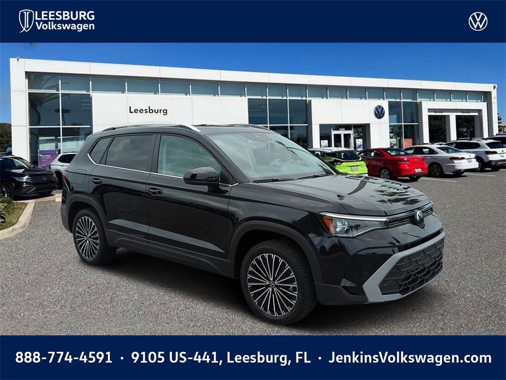 2025 Volkswagen Taos SE's photo