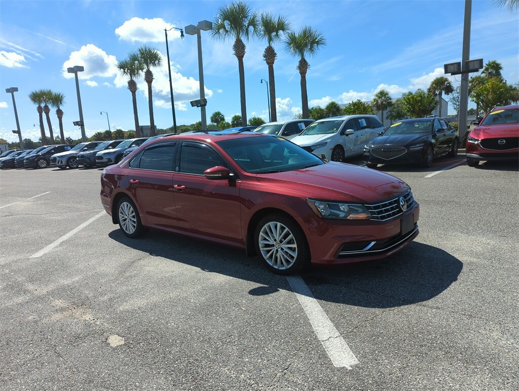 2019 Volkswagen Passat 2.0T Wolfsburg Edition photo 2