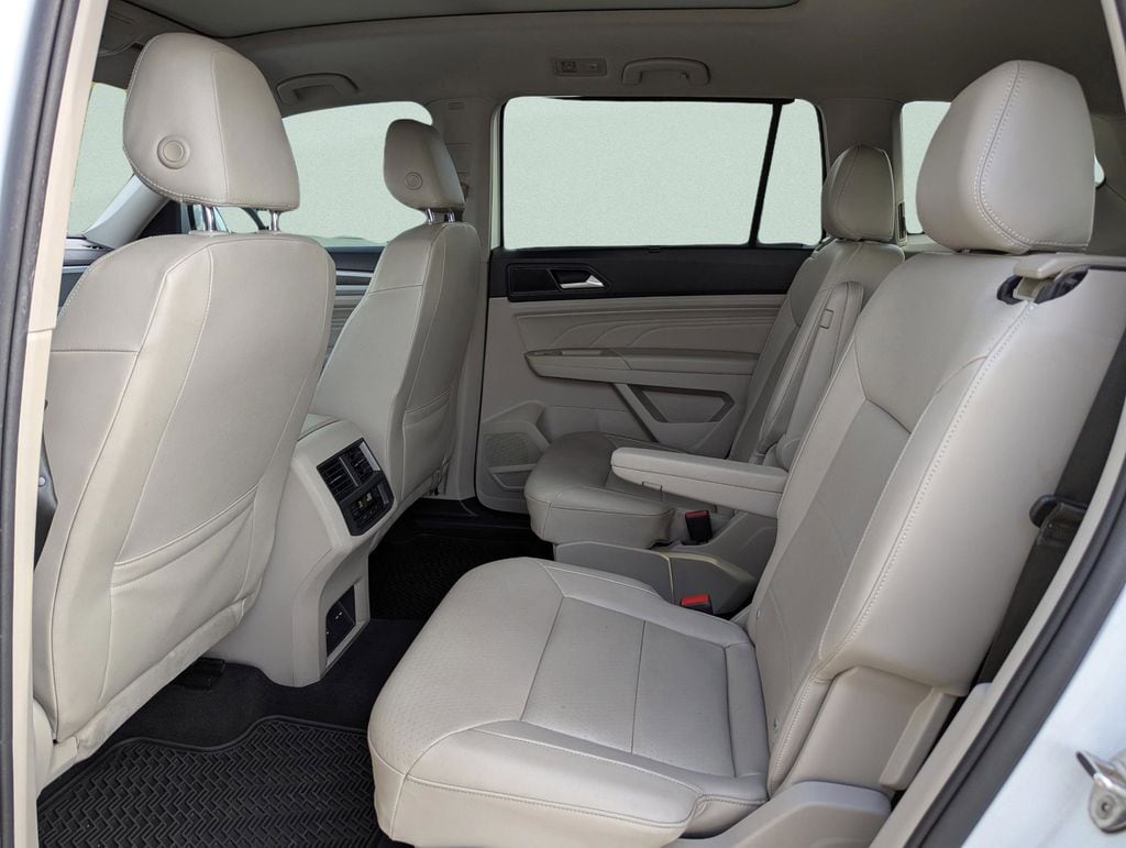 2021 Volkswagen Atlas SE w/Tech - Photo 26