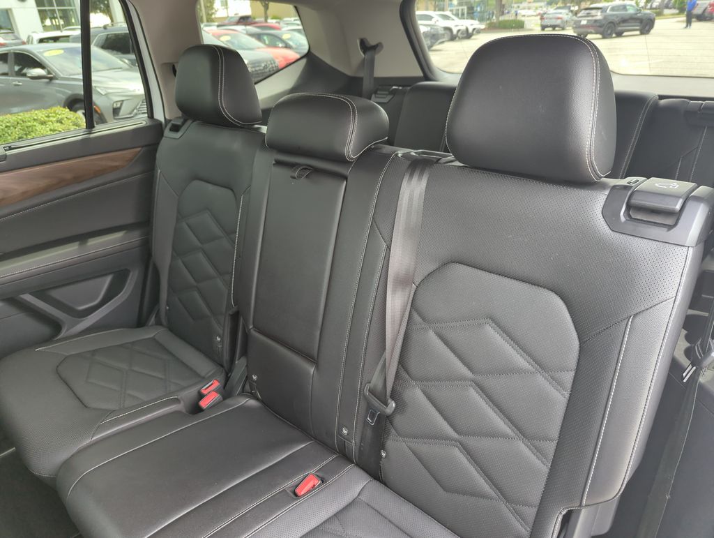 2024 Volkswagen Atlas SE w/Tech - Photo 30