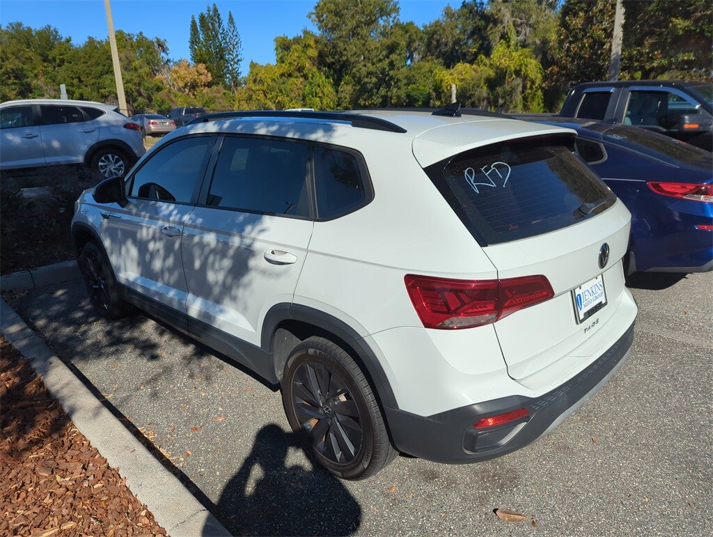 2022 Volkswagen Taos S photo 3