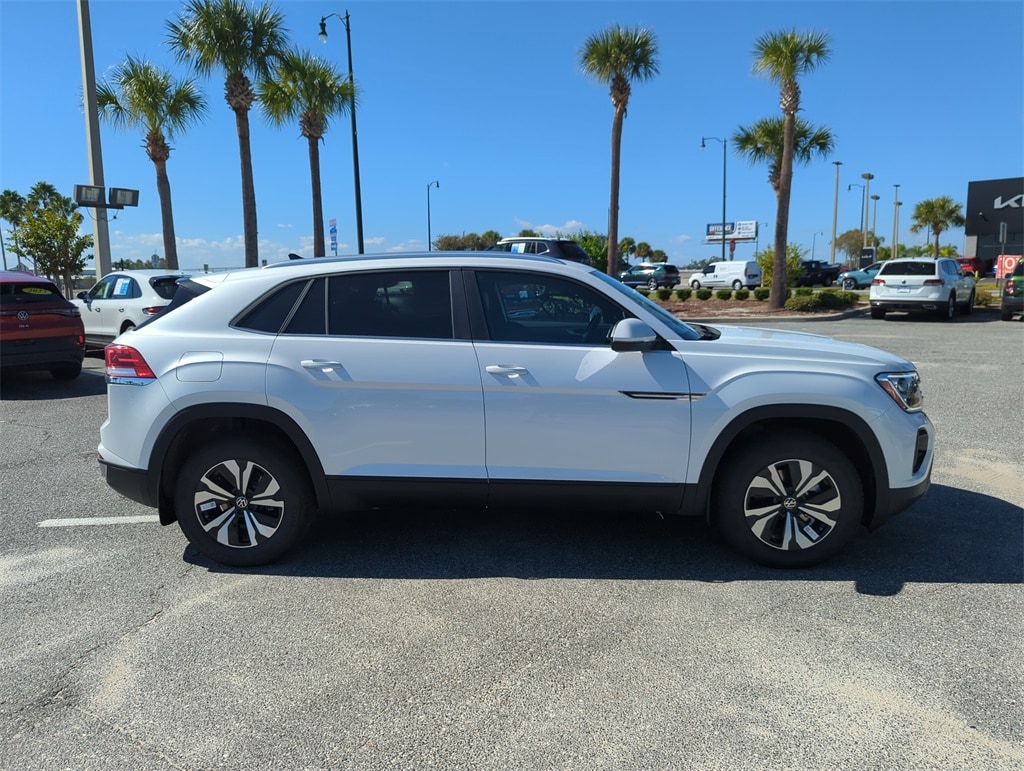 New 2026 Volkswagen Atlas Cross Sport 2.0T SE SUV