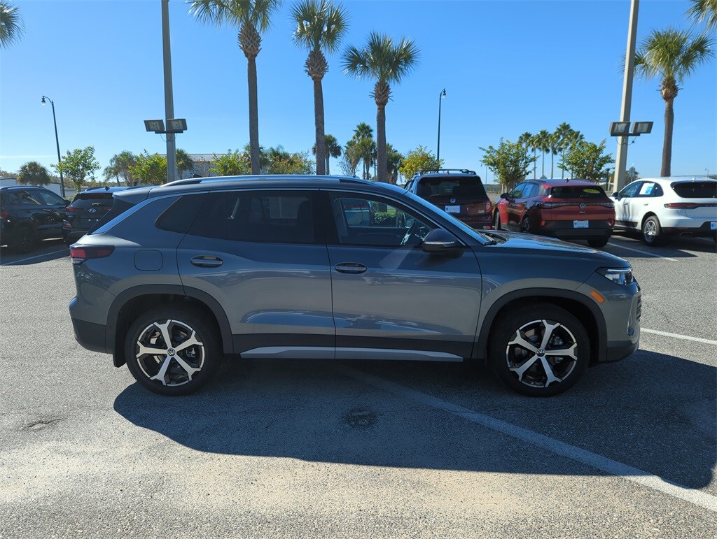 2026 Volkswagen Tiguan SE photo 3