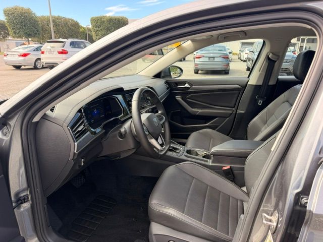 2022 Volkswagen Jetta SE - Photo 7
