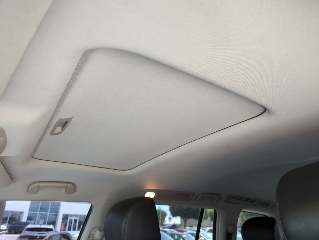 2017 Nissan Armada Platinum - Photo 31