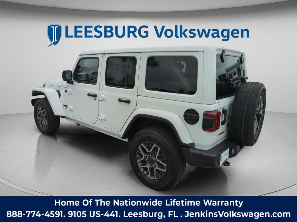 2025 Jeep Wrangler 4-Door Sahara - Photo 9