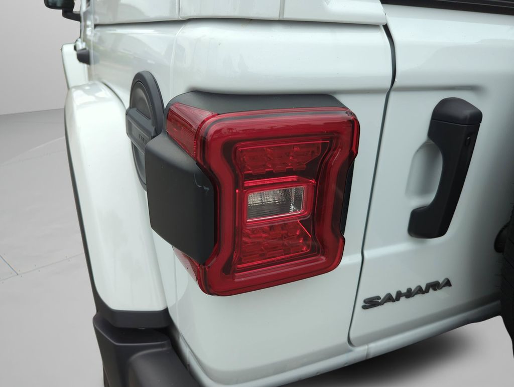 2025 Jeep Wrangler 4-Door Sahara - Photo 45