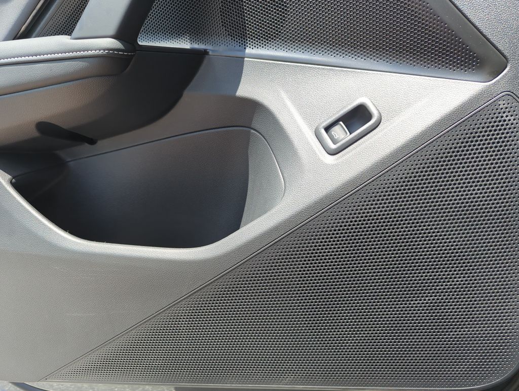2026 Volkswagen Tiguan SE - Photo 35