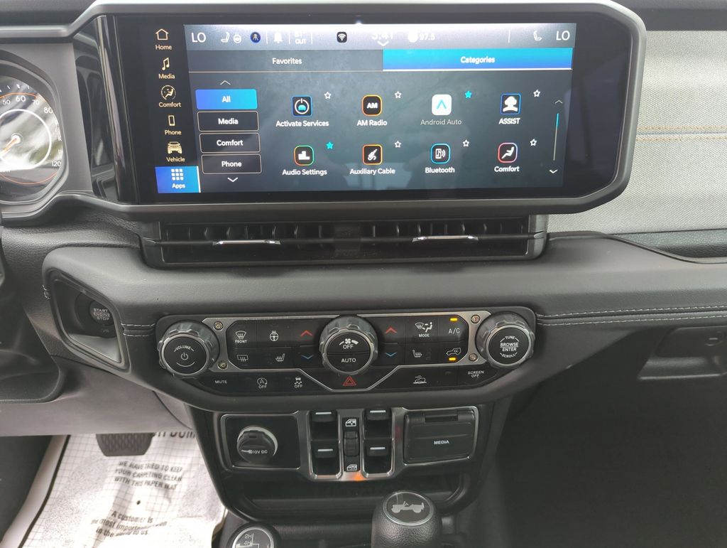 2025 Jeep Wrangler 4-Door Sahara - Photo 30