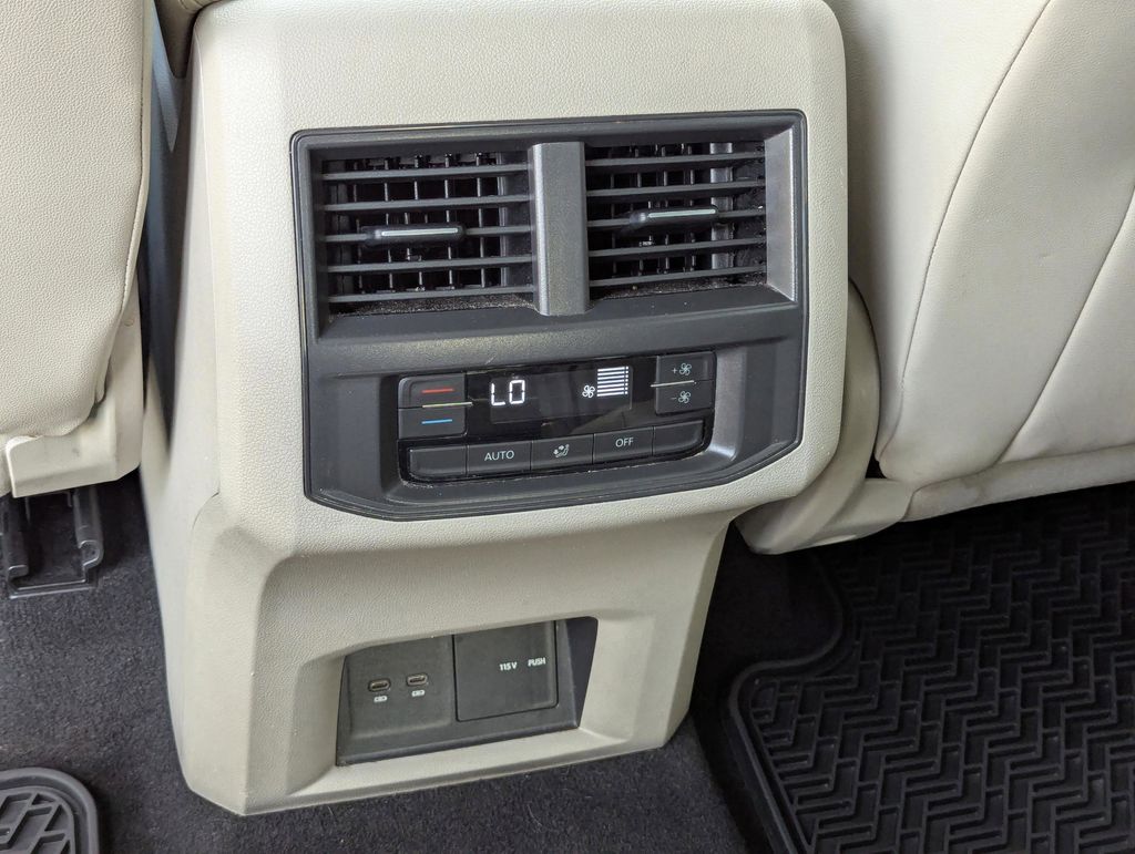 2021 Volkswagen Atlas SE w/Tech - Photo 27