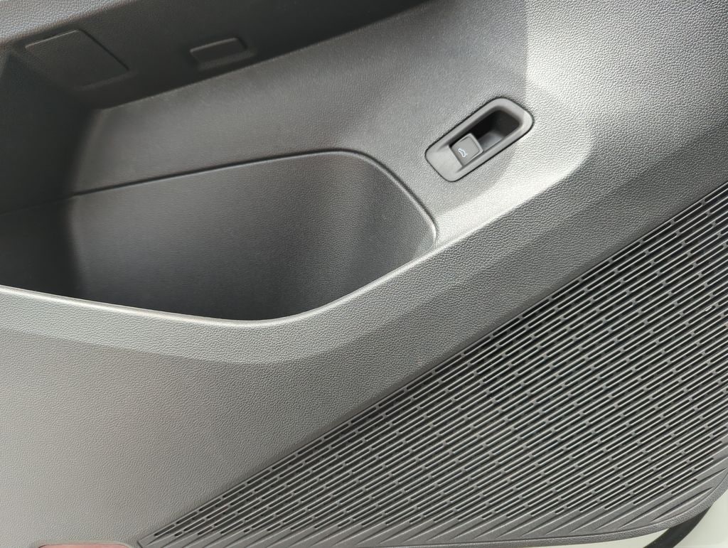 2024 Volkswagen Atlas SE w/Tech - Photo 35