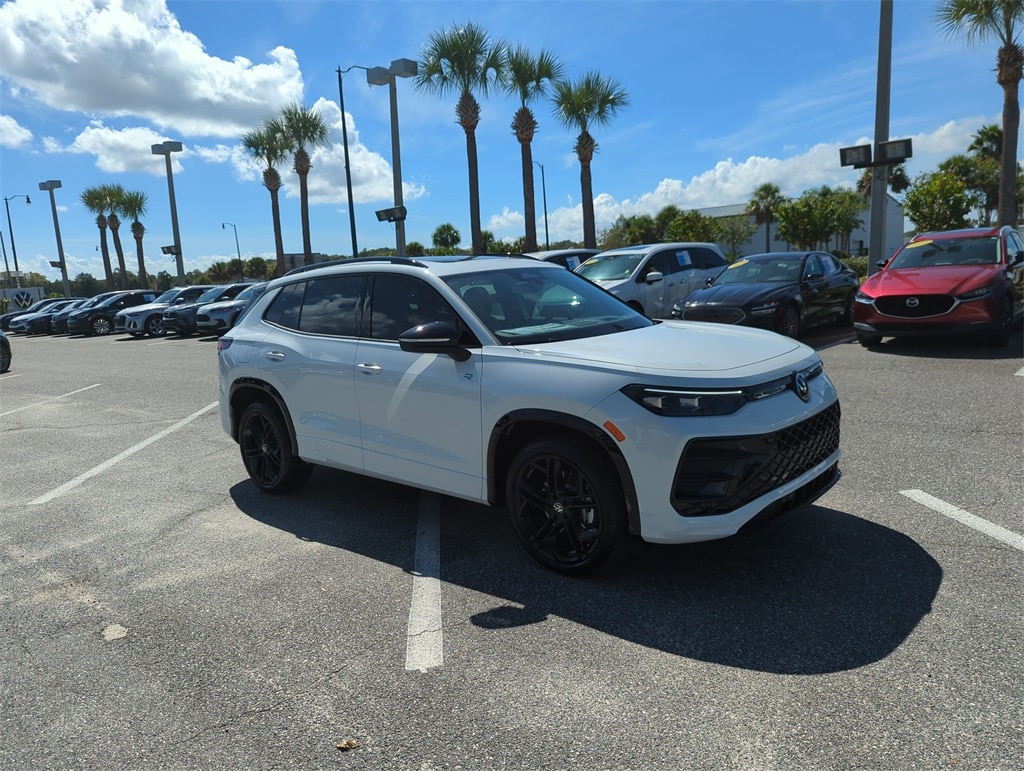 New 2025 Volkswagen Tiguan 2.0T SE R-Line Black SUV