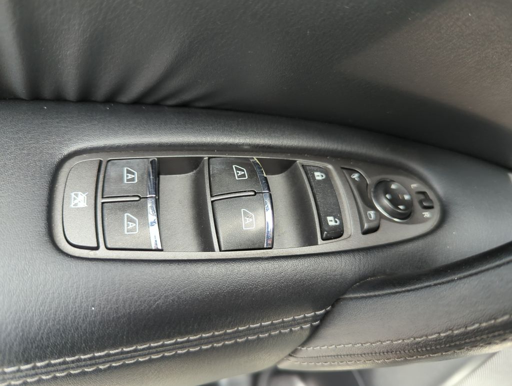 2017 Nissan Armada Platinum - Photo 33