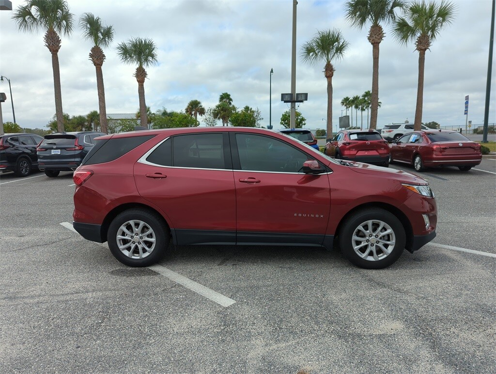 2020 Chevrolet Equinox LT photo 2