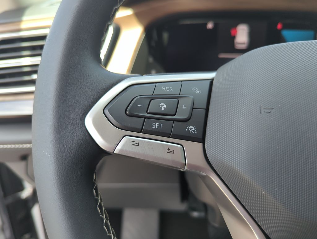 2024 Volkswagen Atlas SE w/Tech - Photo 43