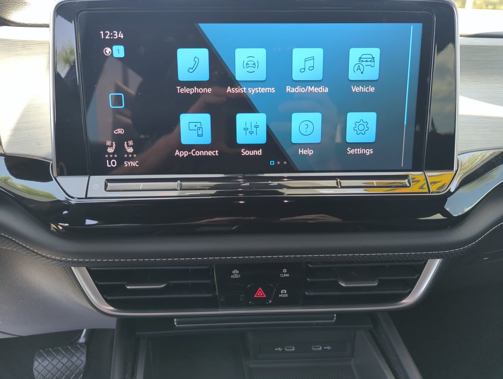 2024 Volkswagen Atlas Cross Sport SE - Photo 37