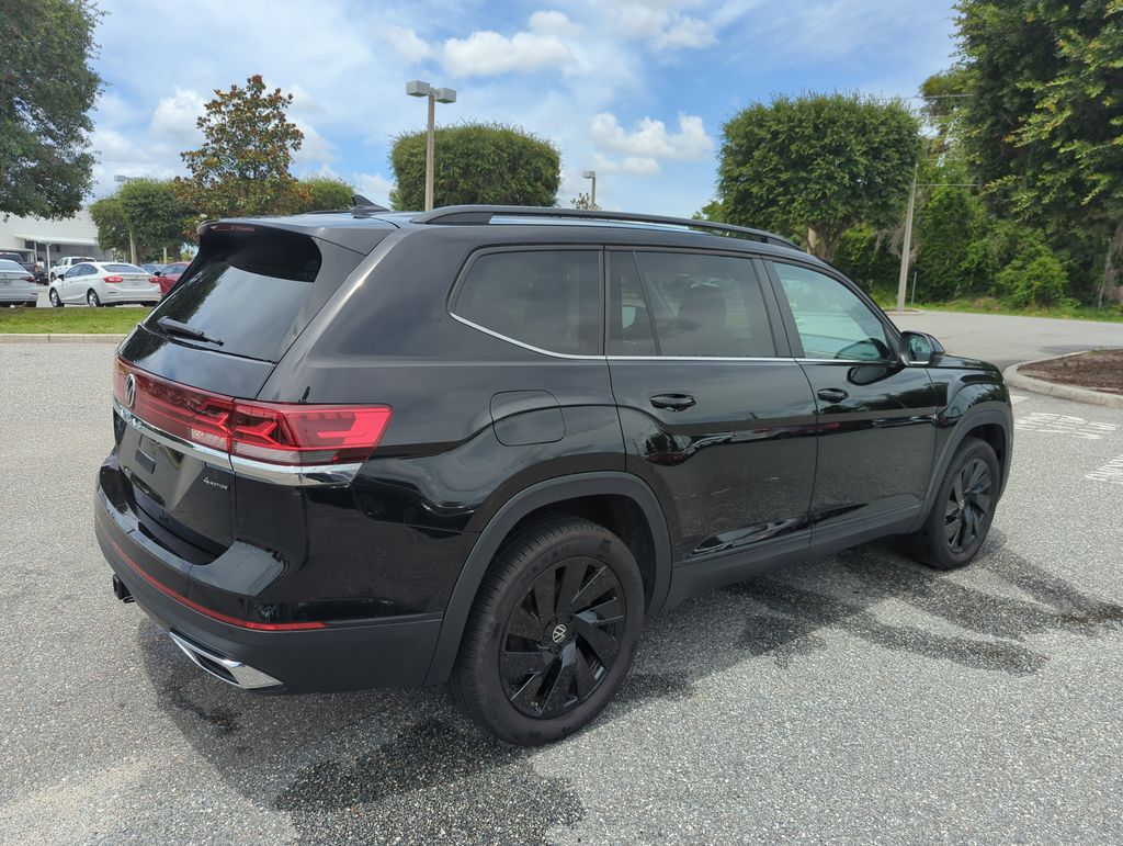 2025 Volkswagen Atlas SE w/Tech - Photo 6