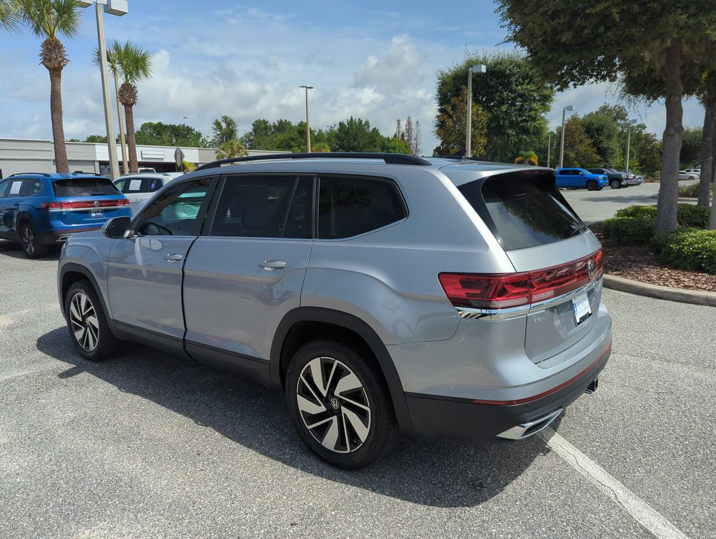 2024 Volkswagen Atlas SE w/Tech - Photo 8