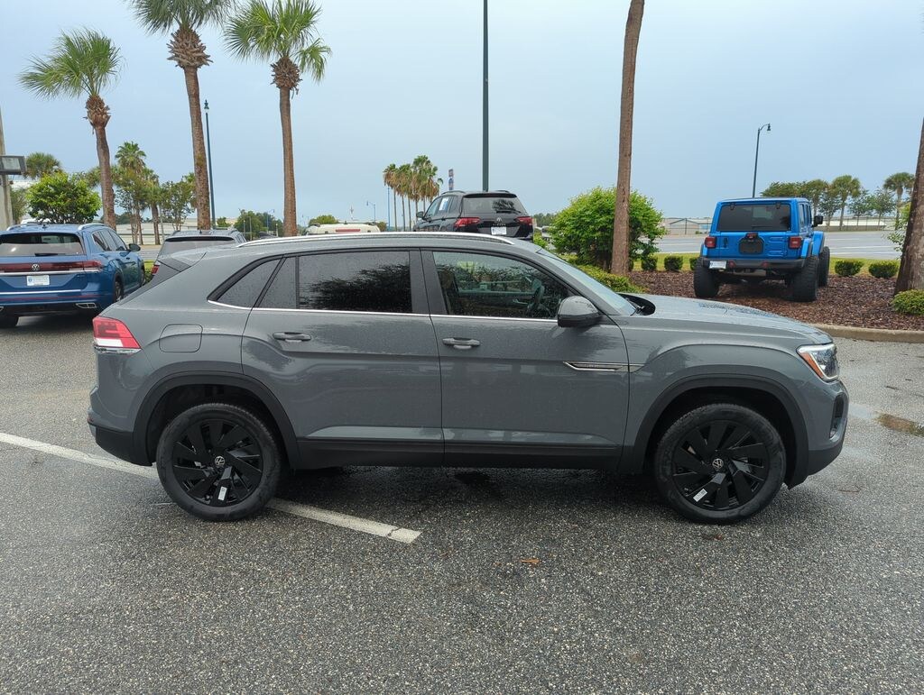 New 2026 Volkswagen Atlas Cross Sport 2.0T SE w/Technology SUV
